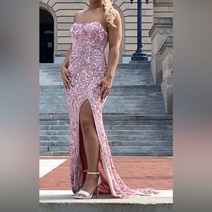Sherri Hill prom Dress size 6, worn once, have replacement beading to go with
